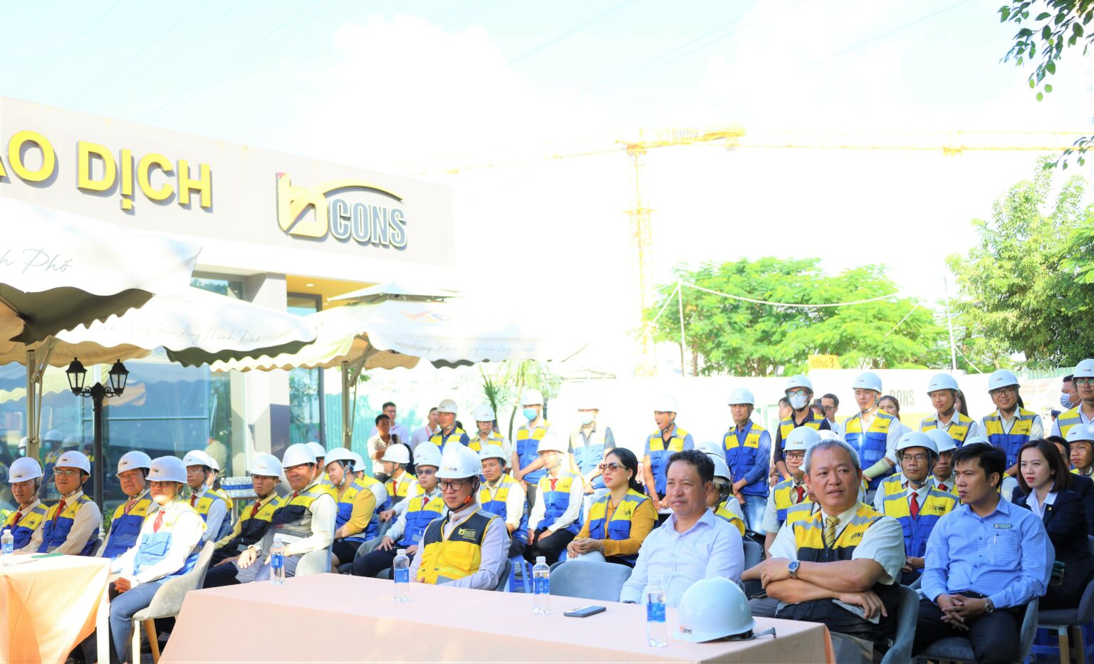 Lễ Ký Kết Đơn Vị Phân Phối Độc Quyền Dự Án Bcons City Giữa Tập Đoàn Bcons Và Công Ty Cổ Phần Dịch Vụ Bất Động Sản Sao Việt 9 dai bieu tham du buoi Le dong tho du an Truong lien cap B.School